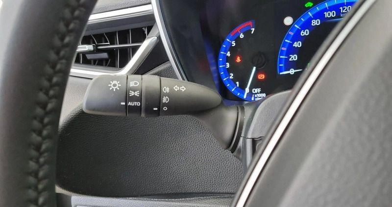 Toyota Corolla cena 89900 przebieg: 50713, rok produkcji 2022 z Brwinów małe 232